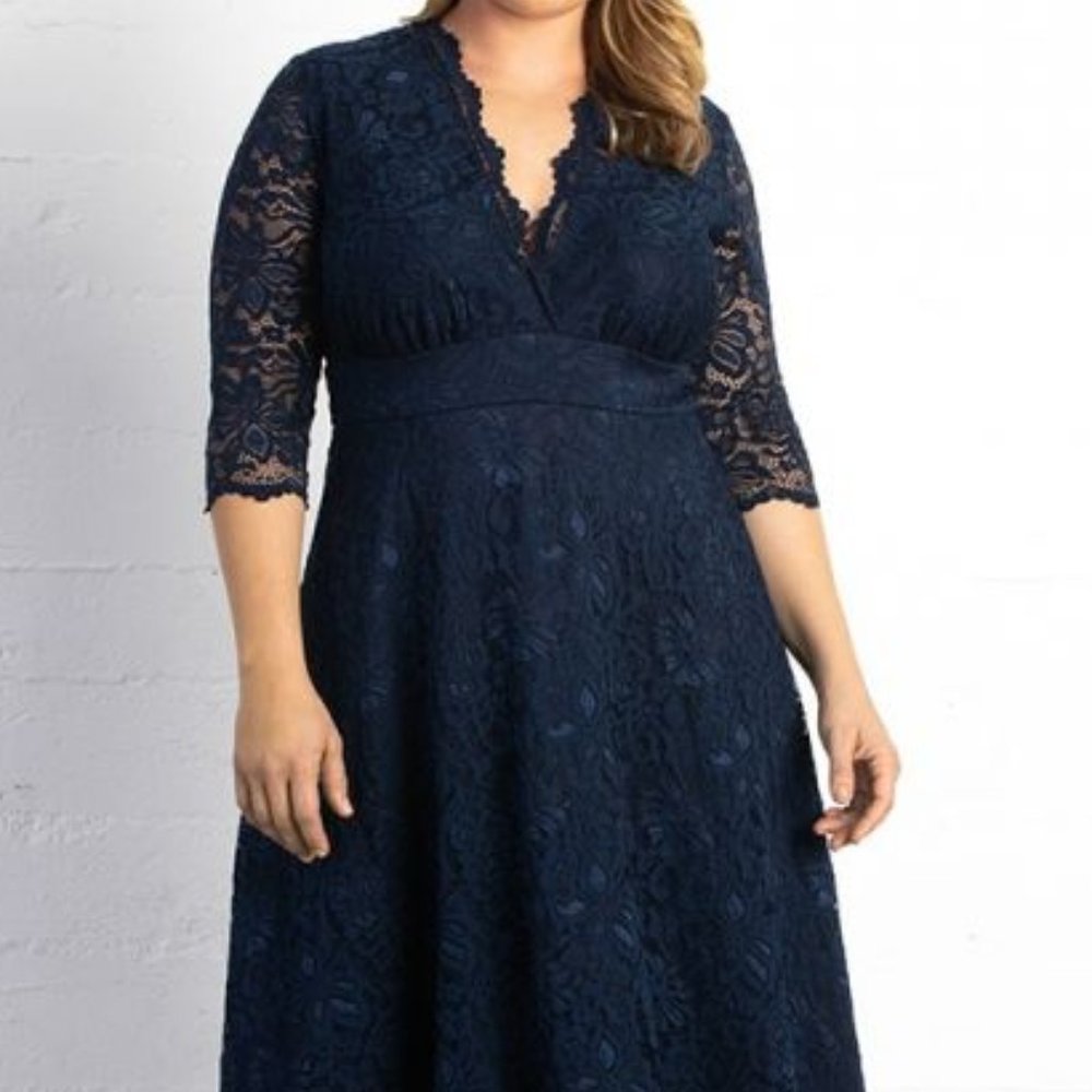 KIYONNA SCALLOP LACE COCKTAIL DRESS